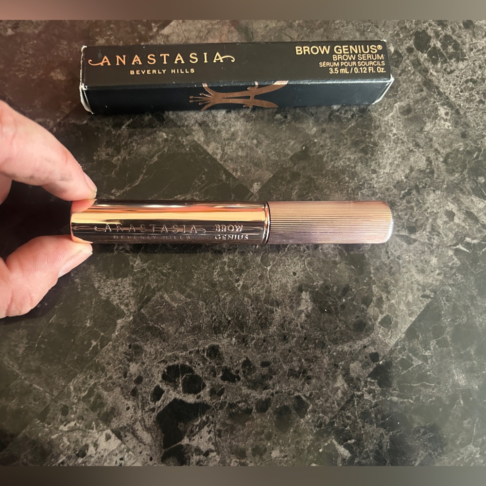 BNIB Anastasia Beverly Hills Brow Genius Brow Serum. Clear. In rose chrome